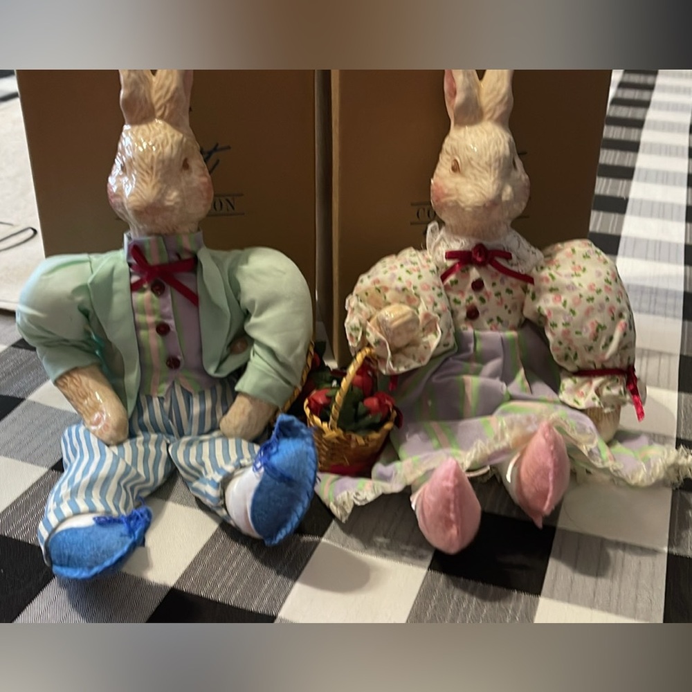 Avon Holiday Bunny Decor Set - Blue, Pink, Green